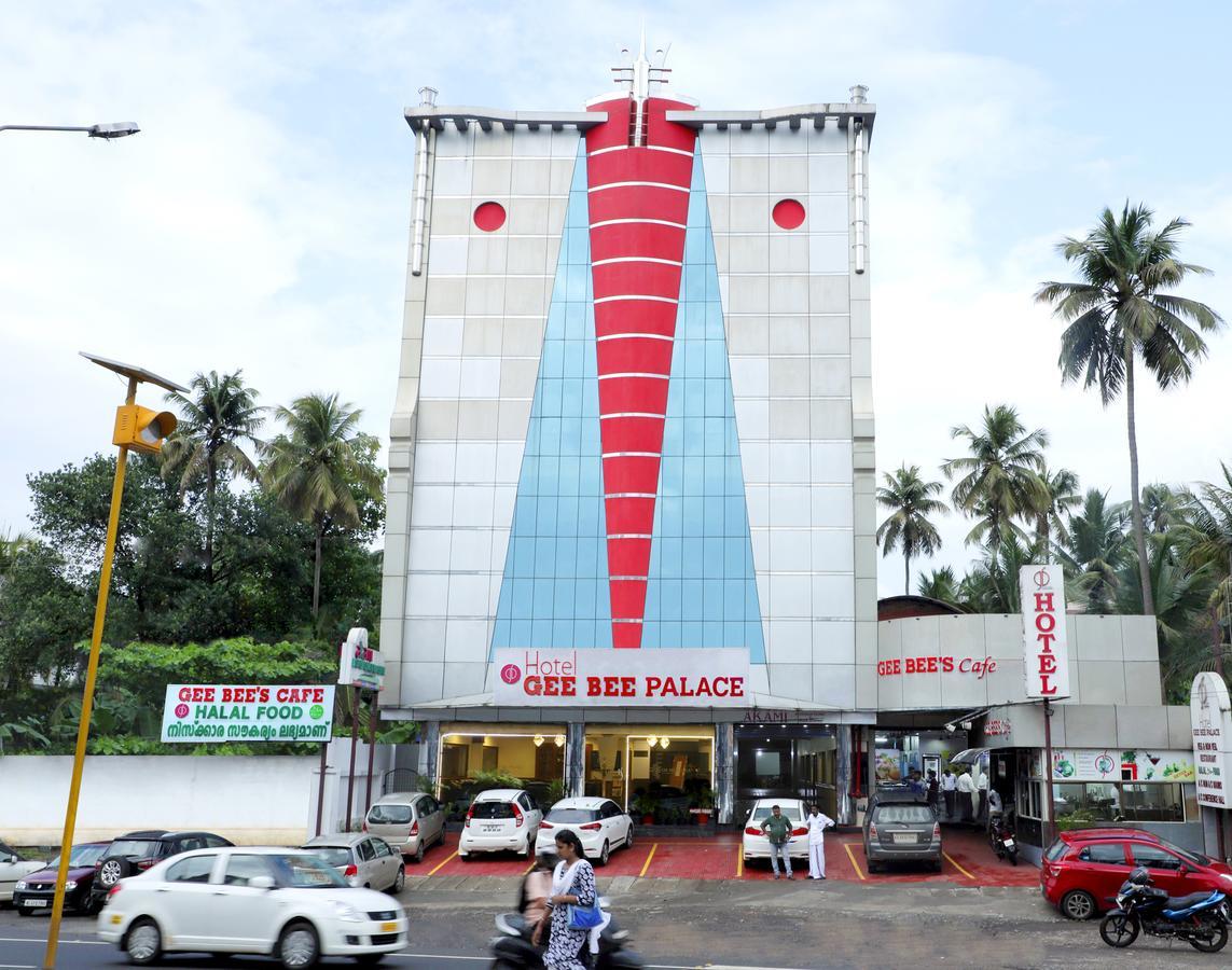 Gee Bee Palace Angamali Exteriér fotografie
