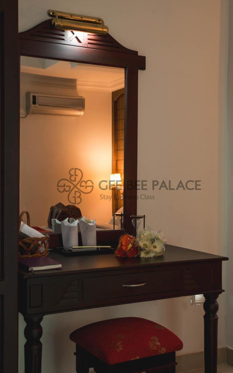 Gee Bee Palace Angamali Exteriér fotografie